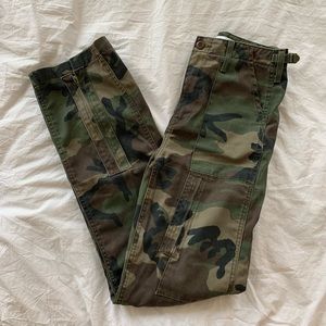 RE/DONE camouflage pant with zipper detailing